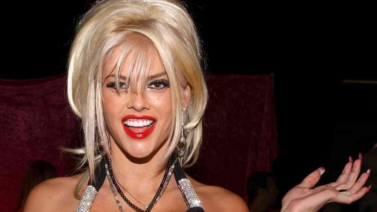 Anna Nicole Smith Net Worth: From Stardom to Struggles